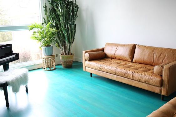 Hardwood Floors and Leather Furniture